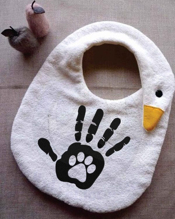 hand paw machine embroidery design from widoembroidery