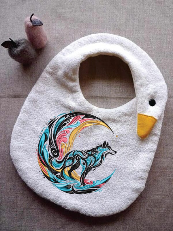 wolf moon embroidery design from widoembroidery.com