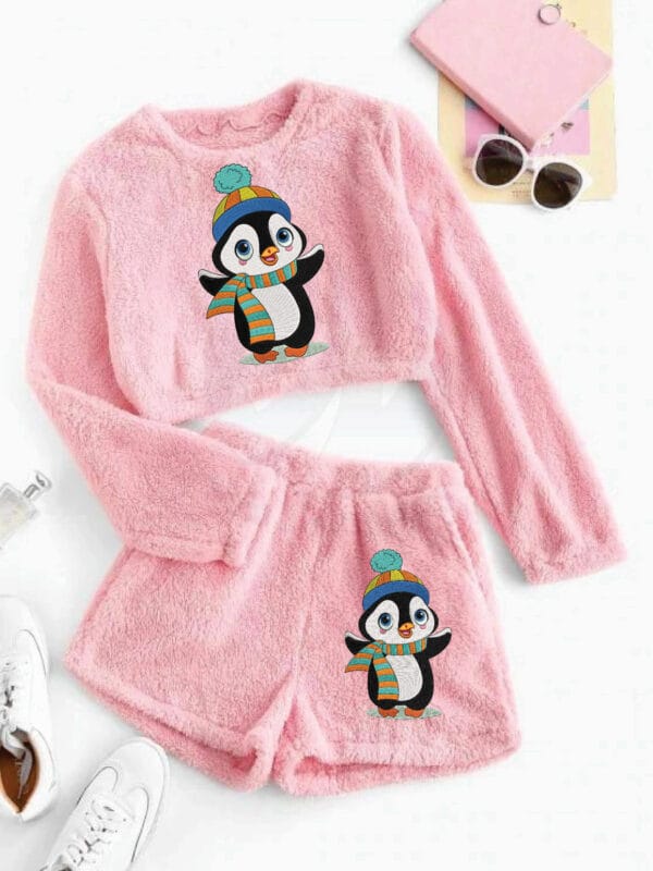 Penguin machine embroidery design from widoembroidery.com